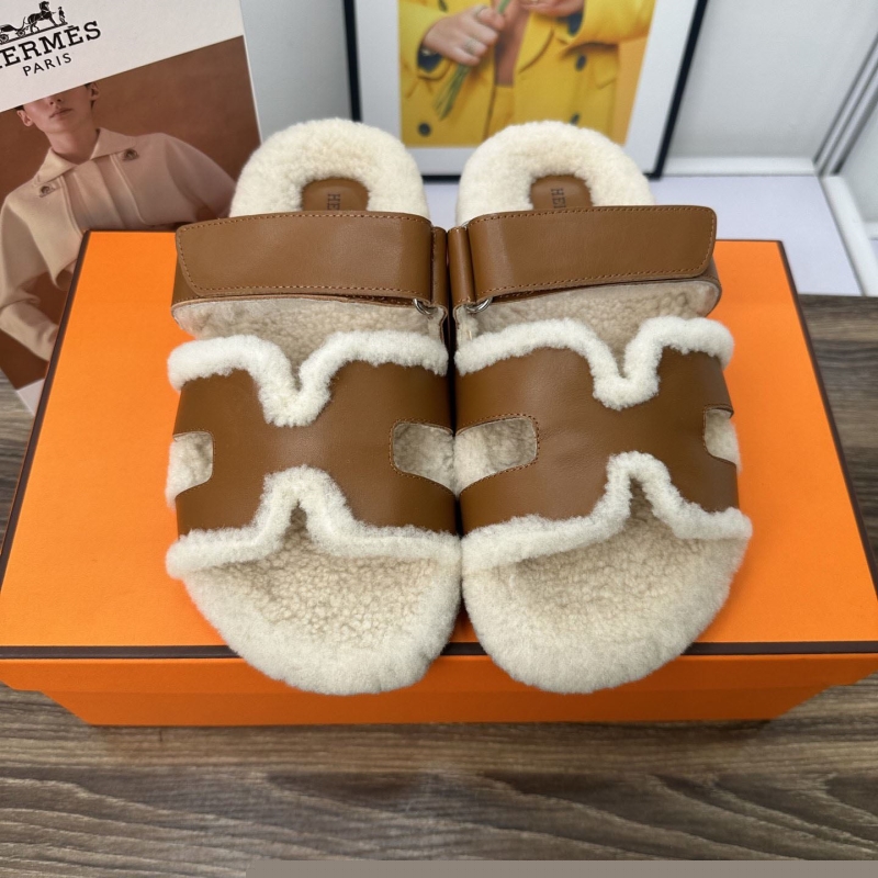 H**mes slippers